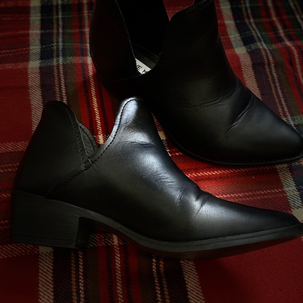 Steve Madden Black Genuine Leather Ankle Booties, 6.5